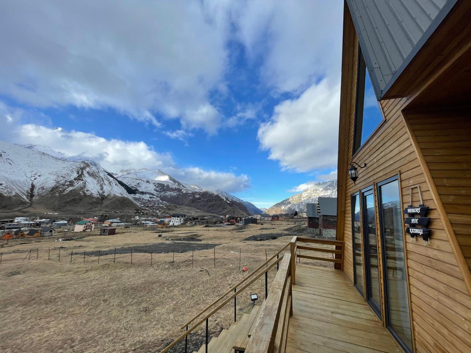 Апартаменты Memory Hut_Kazbegi Экстерьер фото