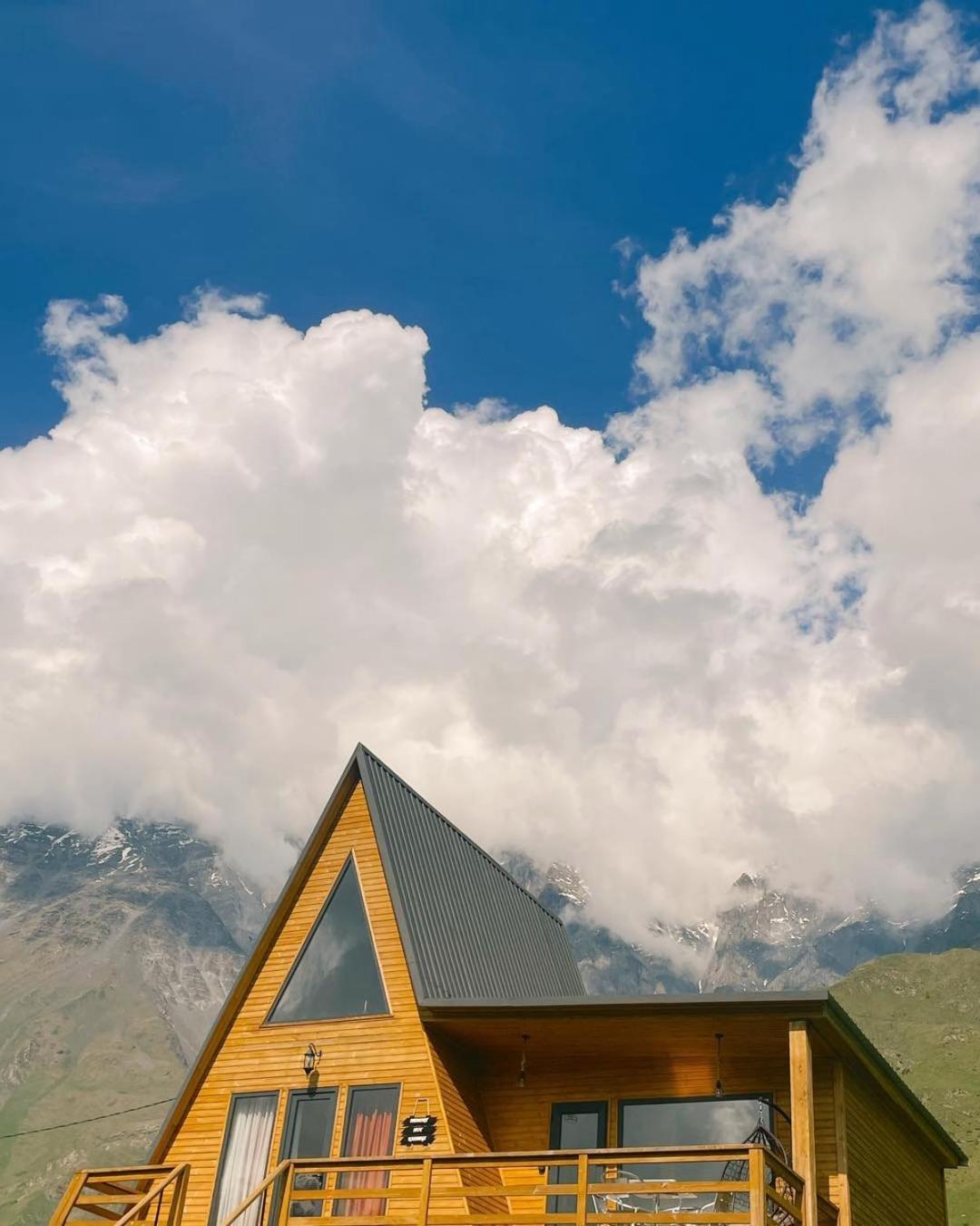 Апартаменты Memory Hut_Kazbegi Экстерьер фото